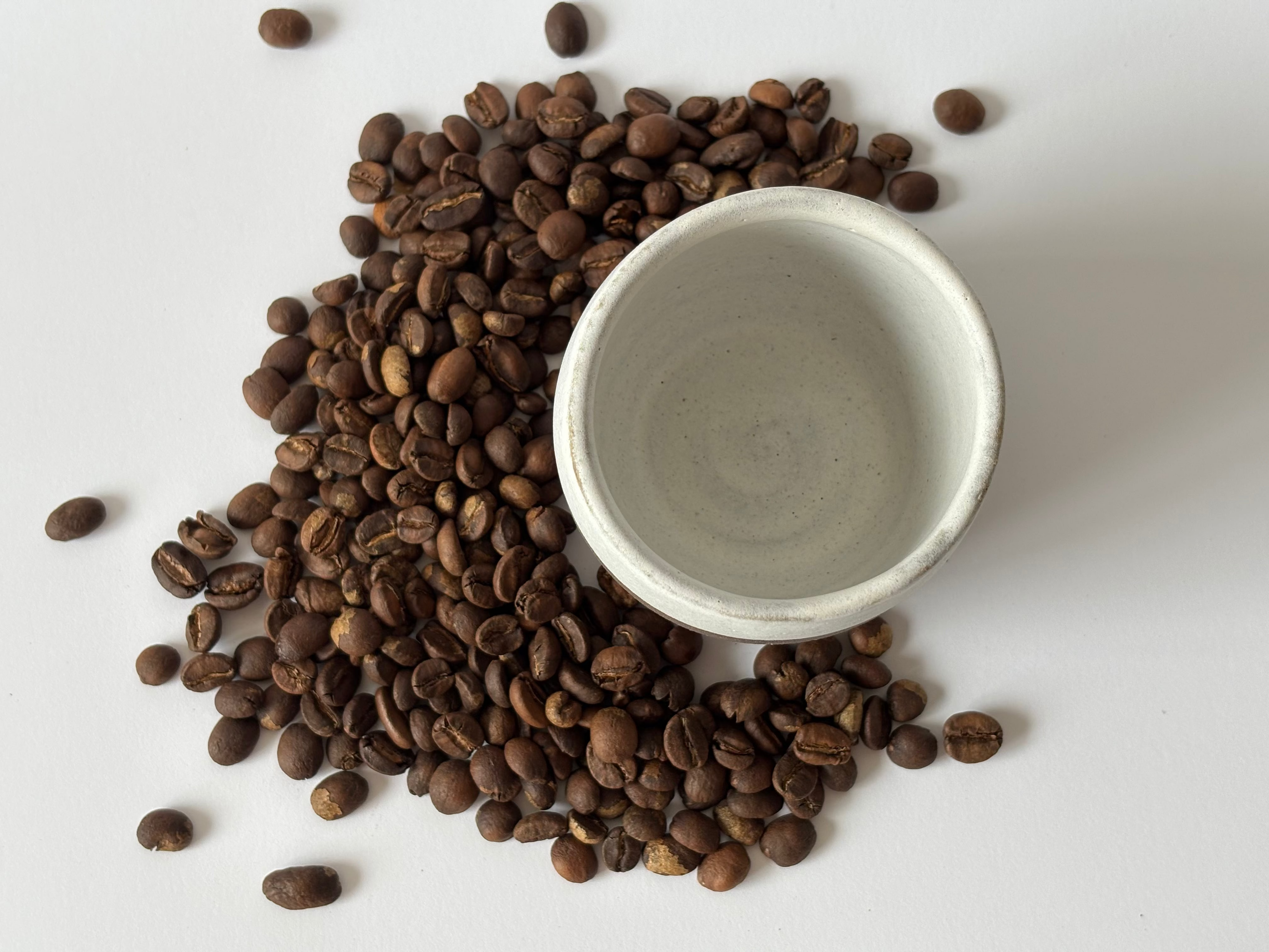 Rinkinys: rudas espresso puodelis ir Brazil kava