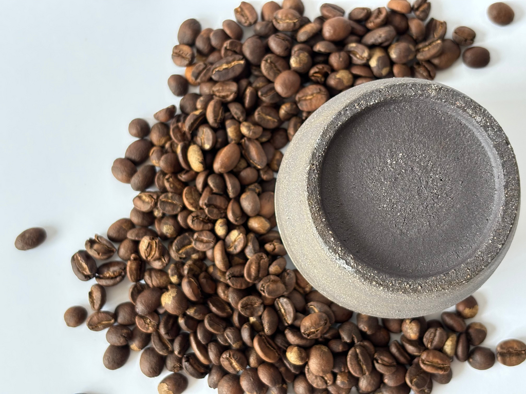 Rinkinys: rudas espresso puodelis ir Brazil kava