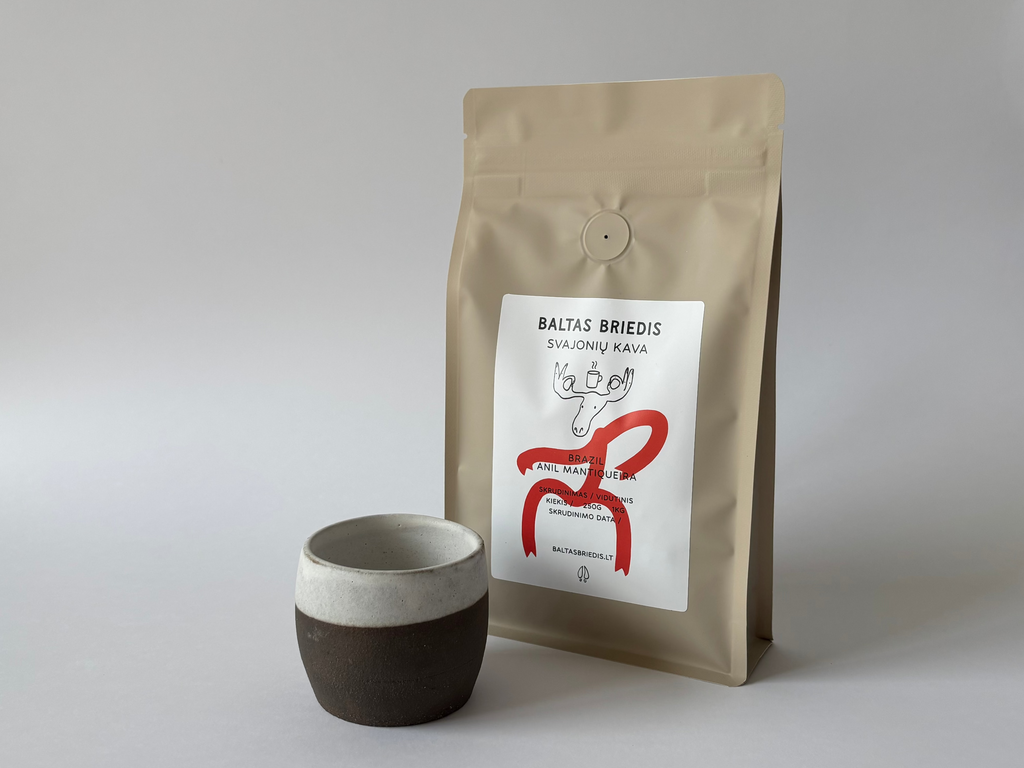 Rinkinys: rudas espresso puodelis ir Brazil kava