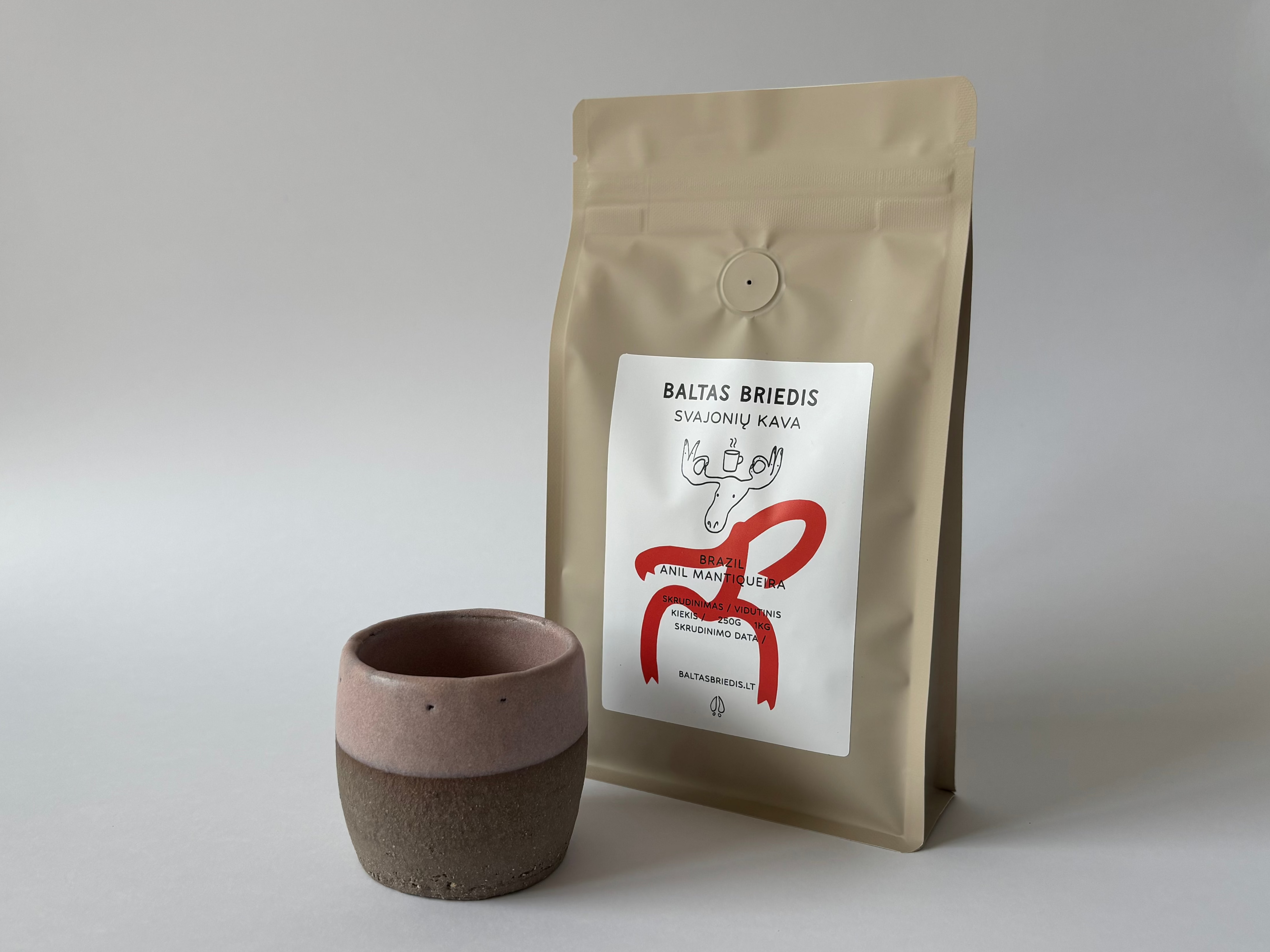 Rinkinys: pilkas espresso puodelis ir Brazil kava